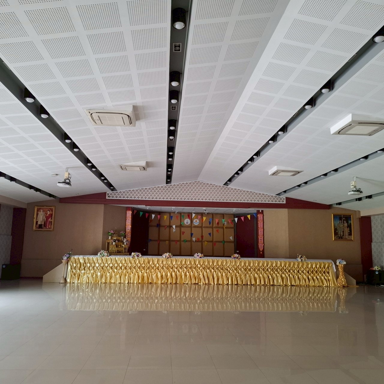 ห้องประชุมฝ้ายคำ