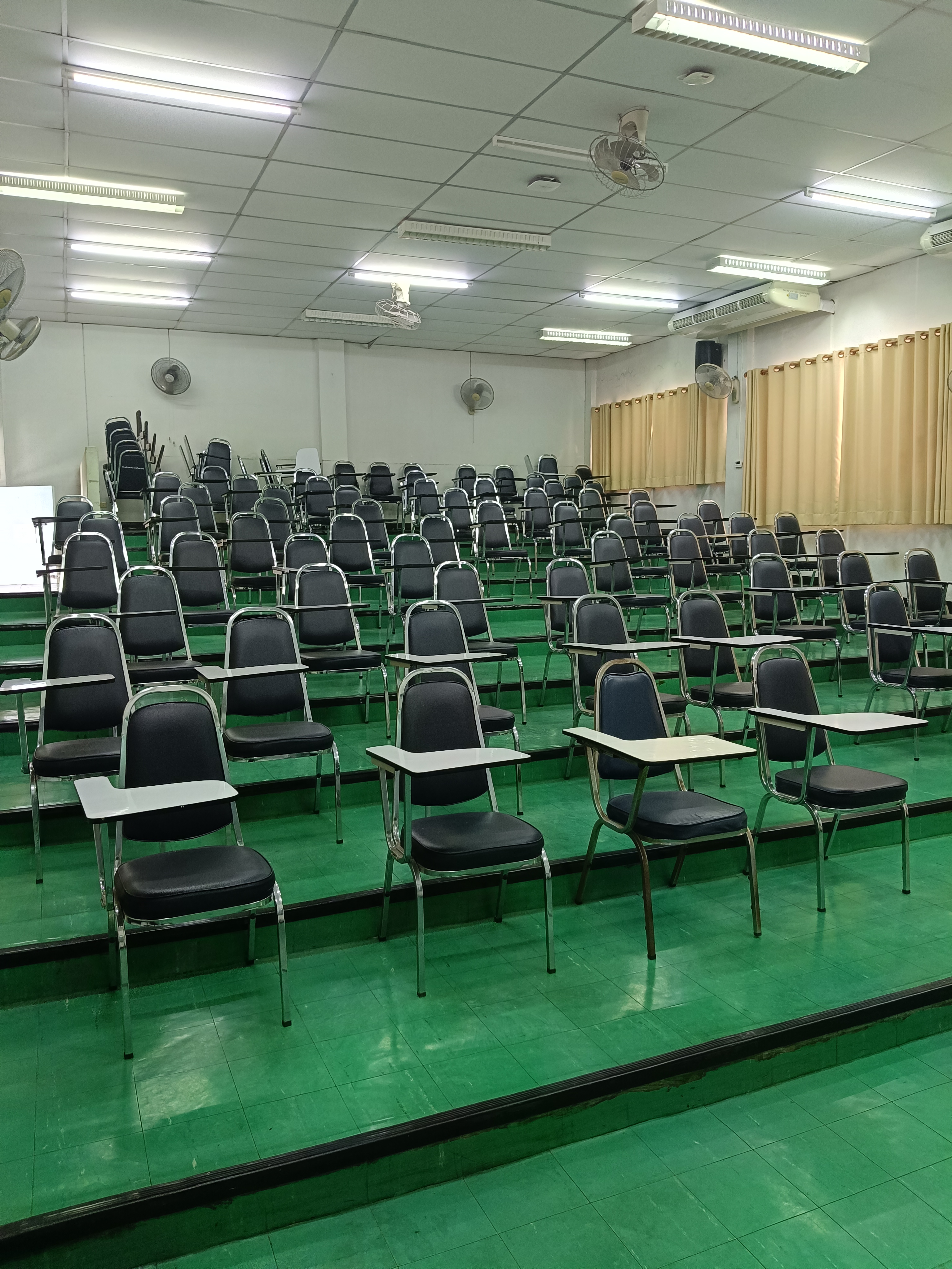 ห้องเรียน 3301 (ขล)