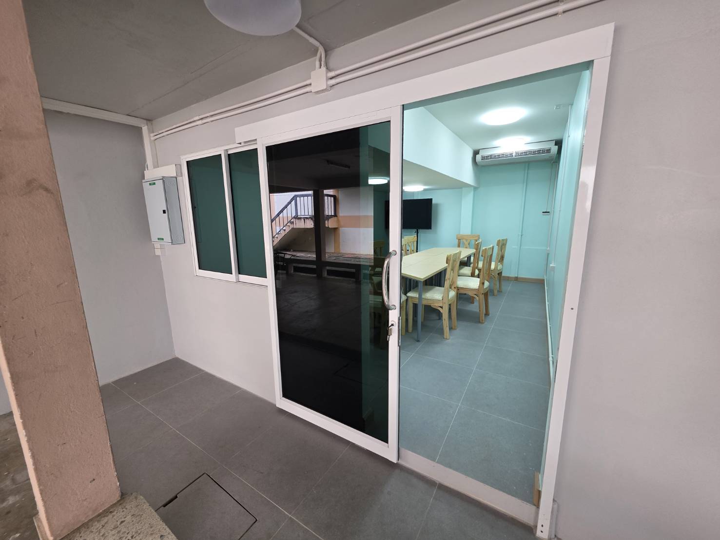 break out room อัญชัน 102