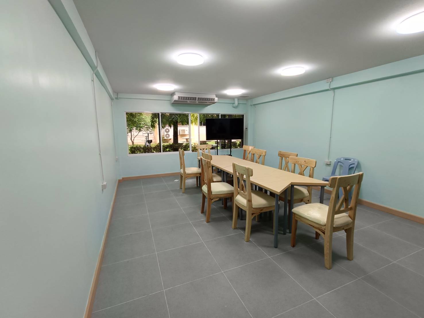 break out room แคแดง 103